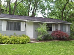 6 Manitou Ct, Ann Arbor, MI 48108