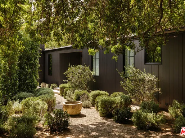 3378 Canton Ln, Studio City, CA 91604