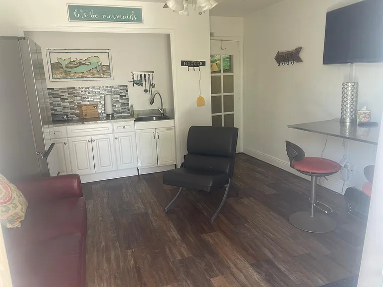1809 Academy Blvd — Photo 3