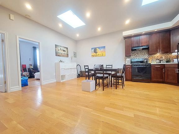3rd image of 1131 Decatur St #3B