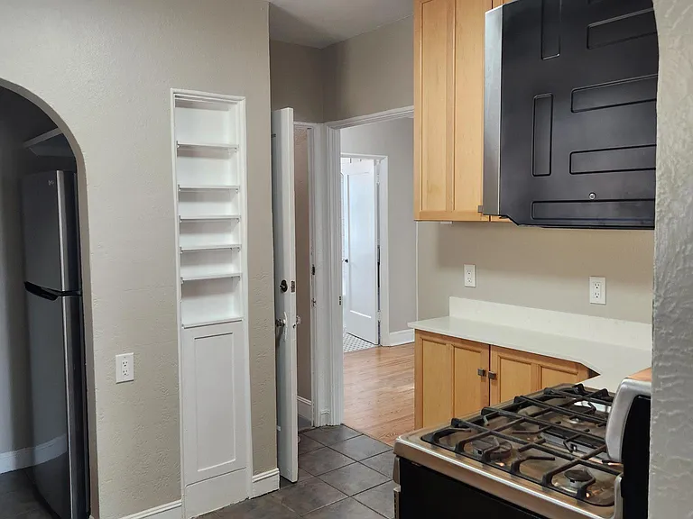 5737 Goodwin Ave — Photo 10