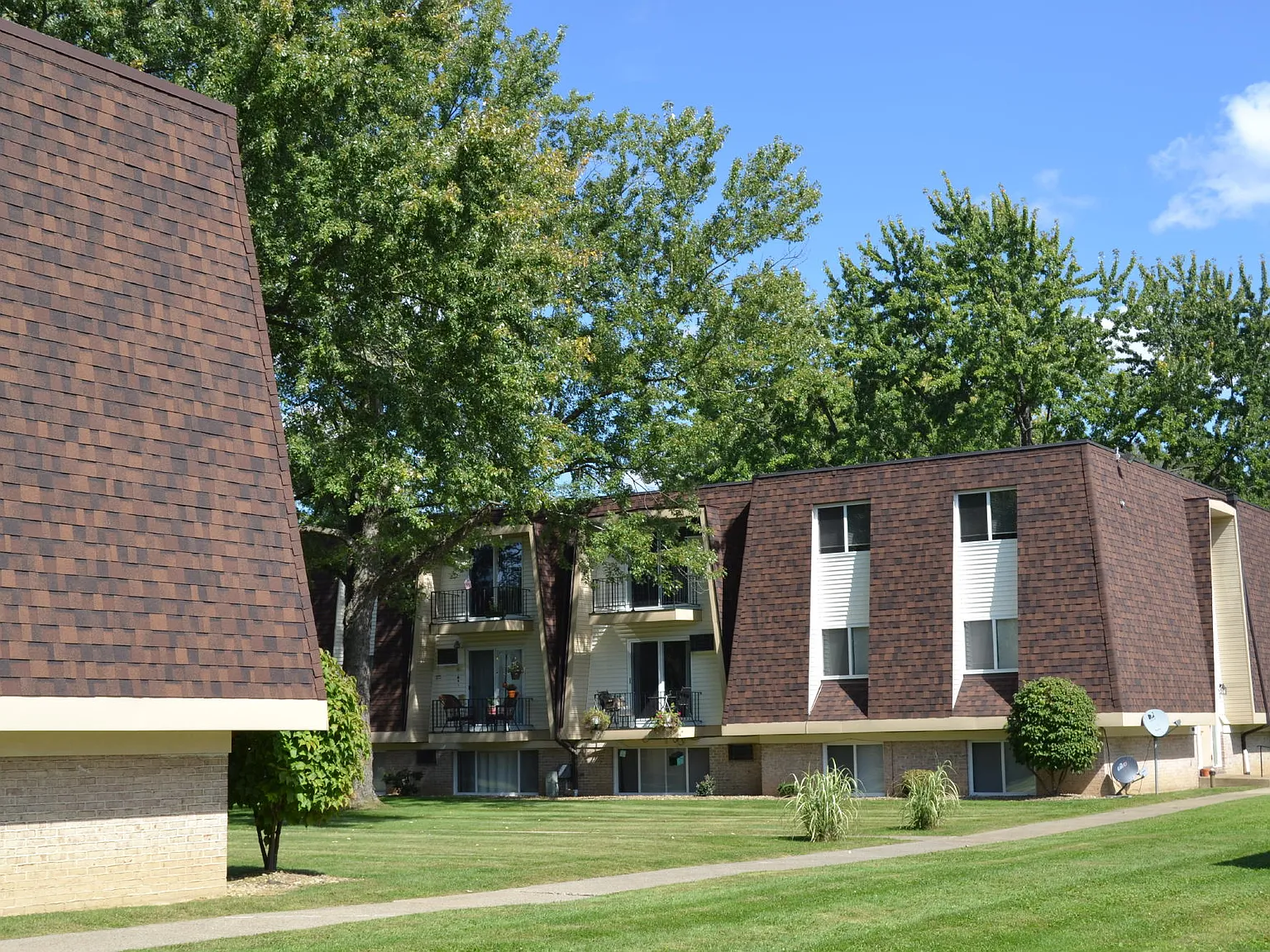 Colony/Penn Grove Apartments — Photo 3