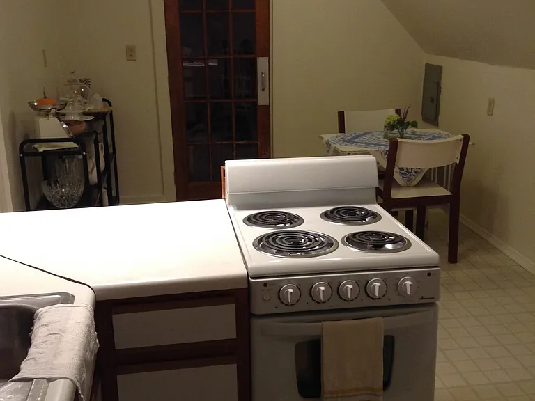 1055B Bruck St #A — Photo 8