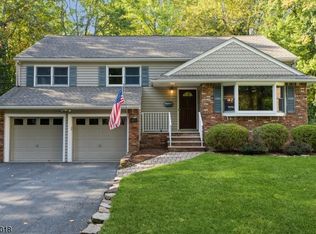 41 Janet Ln, Berkeley Heights, NJ 07922