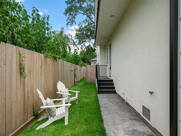 4th image of 1233 W 23rd St #A