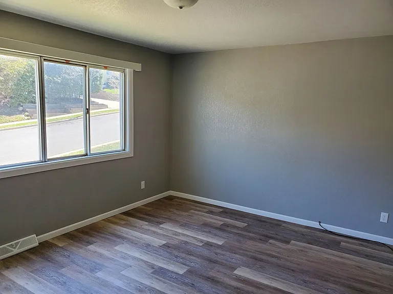 702 S 10th St — Photo 5