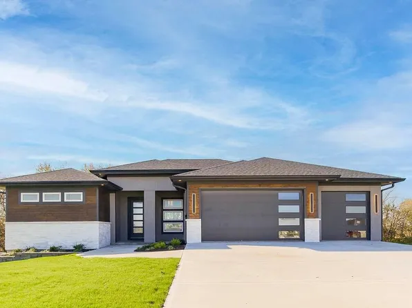 9822 Ingrid St, De Soto, KS 66018