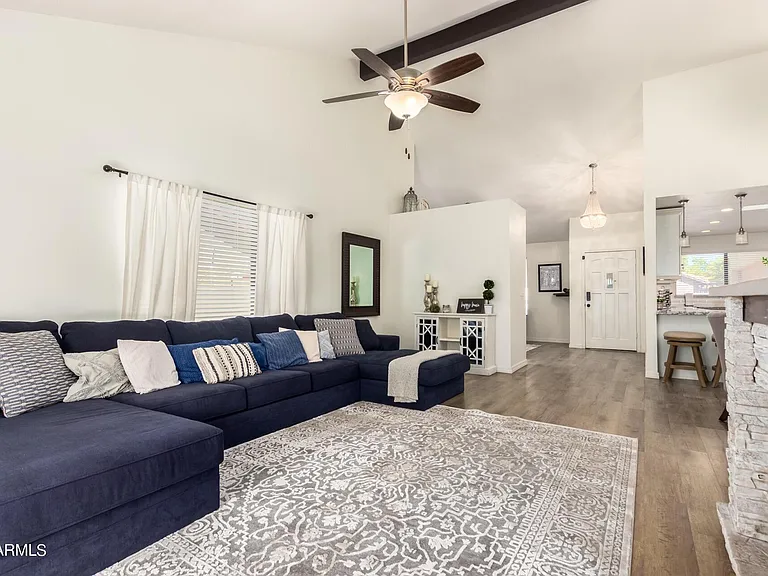 311 E Pinon Way — Photo 8