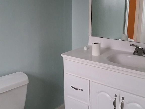 5th image of 322 Miller Ave