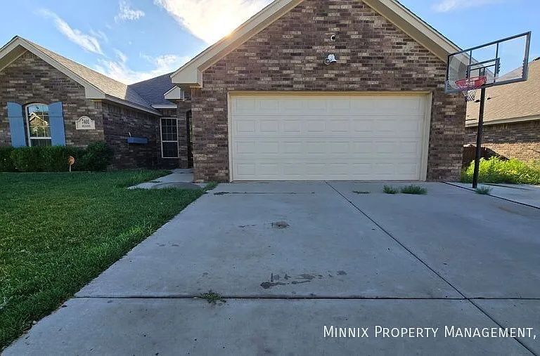 7401 Beeson St — Photo 1