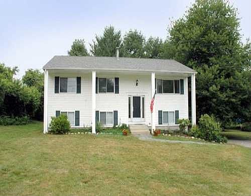 BONNET SHORES, 6 beds, 3 baths, central air, leased 'til May '08, $2400/mo.
