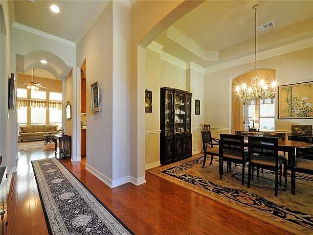 1st image of 1352 River Forest Dr
