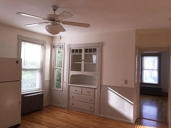 3rd image of 16 Prentice St #1