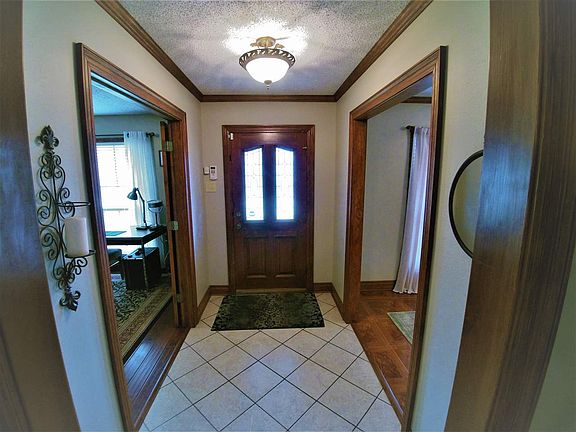 3rd image of 108 Brinwood Dr