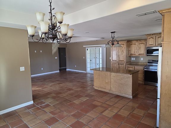 3rd image of 203 W Cantu Rd