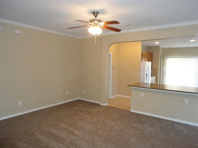 3 bed, 2.0 bath, 1396 sqft, $1,965 — Photo 4
