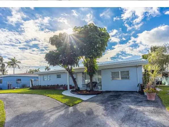 440 NE 148th St, Miami, FL 33161