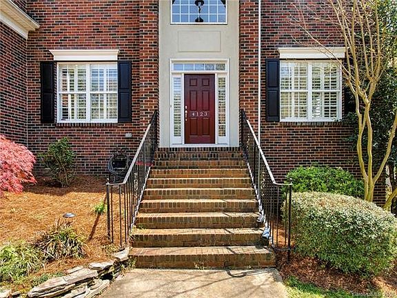 2nd image of 4123 Cambridge Hill Ln