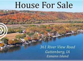 361 River View Rd, Guttenberg, IA 52052