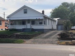 1209 S 14th St, Pekin, IL 61554