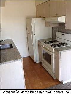 4th image of 629A Laconia Ave #629A