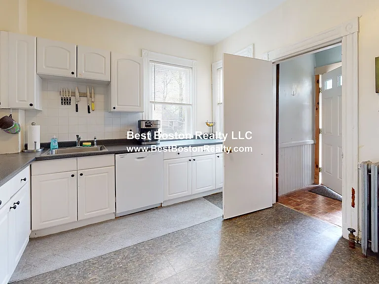 26 Marathon St #1 — Photo 2