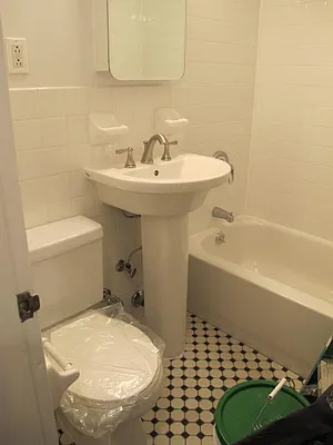 Rented by Metropolis Real Estate of Manhattan | media 29