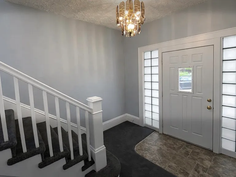 606 Dickenson St — Photo 4