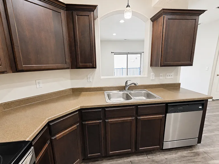 91 W Springview Dr — Photo 6