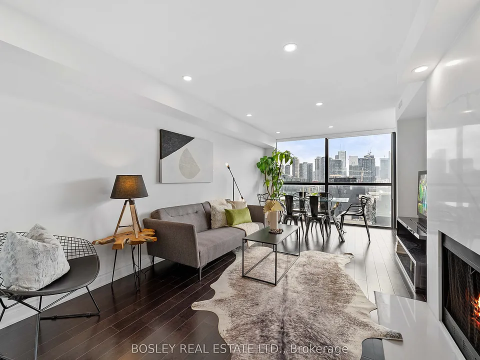 705 King St W #Penthouse 02