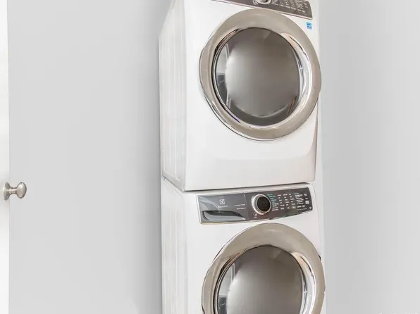 2287 Johnson Avenue image 9 of 15