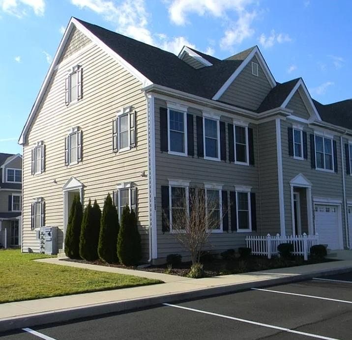 1st image of 18811 Bethpage Dr