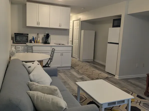 (undisclosed Address), Trumbull, CT 06611