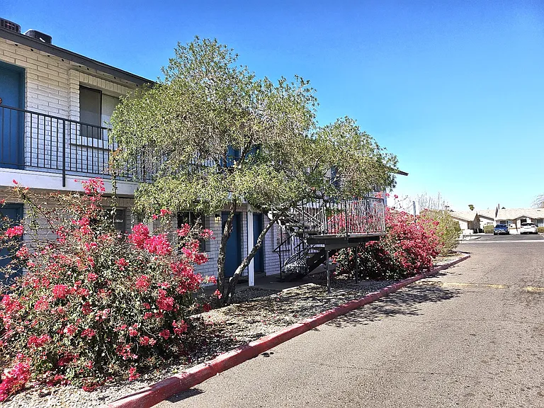 1725 W Vogel Ave #9 — Photo 11