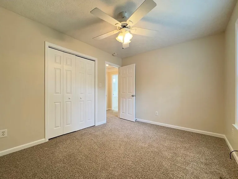 257 Lakeside Ln — Photo 14