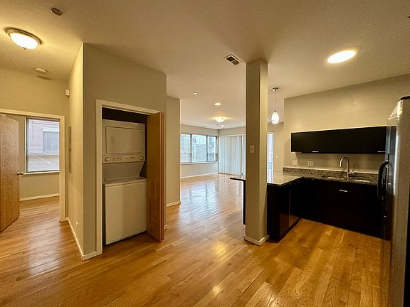 4th image of 2157 N Damen Ave #201