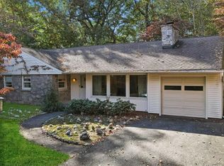 47 Eagle Rim Rd, Upper Saddle River, NJ 07458