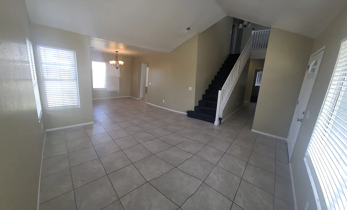 Living Area - 10718 Bonanza Rd