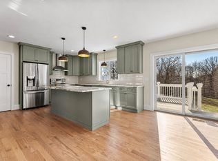 41 Lantern Ln, Braintree, MA 02184