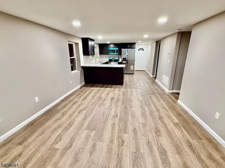 264 Girard Ave #B — Photo 3