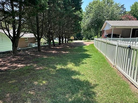 5th image of 1810 Crestline Ave
