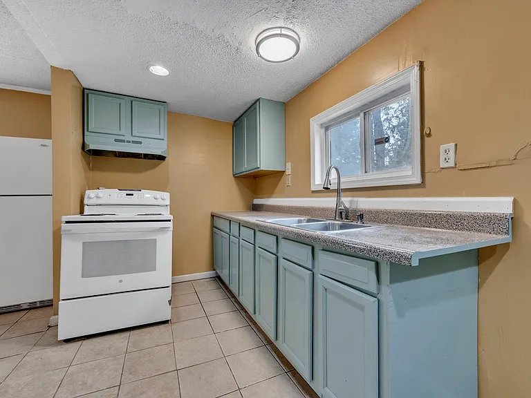 805 29th St SW — Photo 21