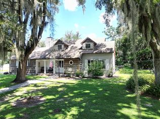 35833 Lakeshore Dr, Dade City, FL 33525