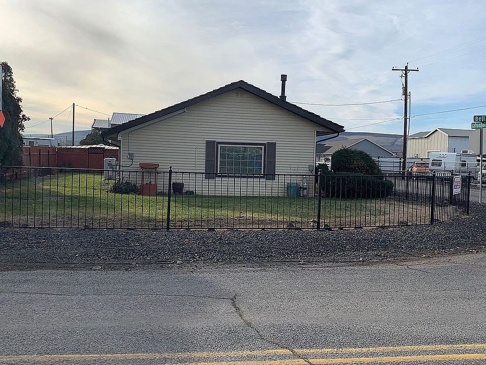 2nd image of 2901 La Framboise Rd