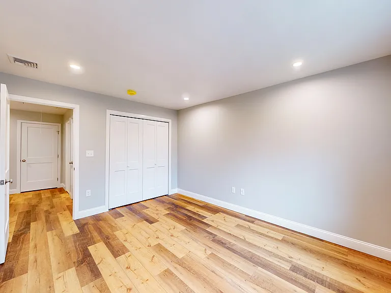 980 Plymouth St #8 — Photo 7