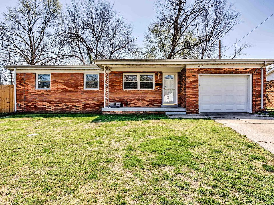 1st image of 1012 N Fairlawn Cir E
