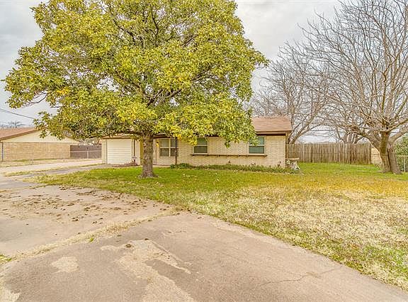 2nd image of 605 Garden Acres Dr