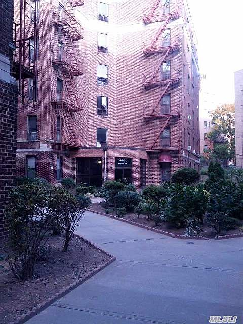 1st image of 14030 Sanford Ave APT 3C