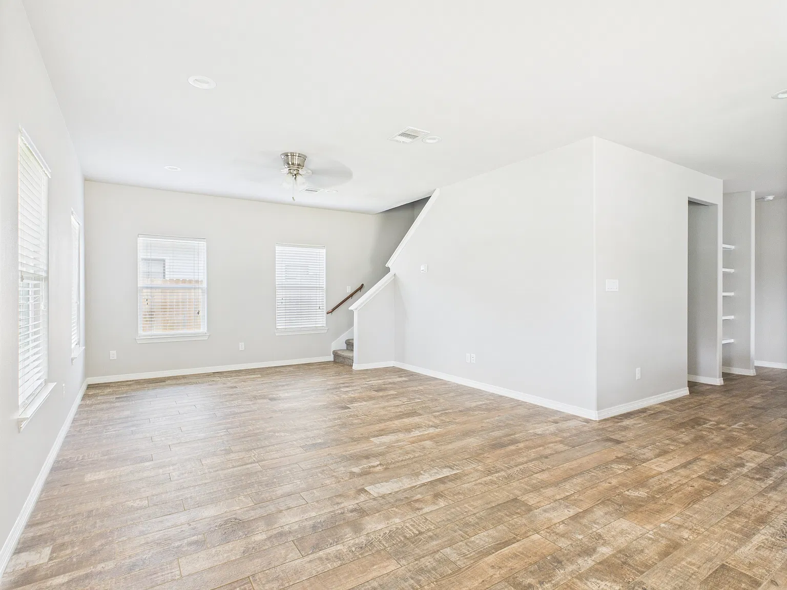 300 Park Place - 1 — Photo 4