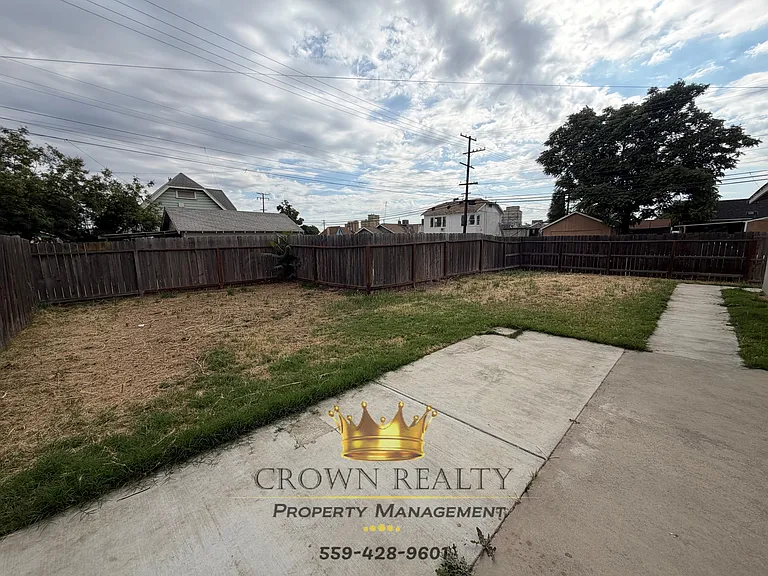 703 Mariposa Ave — Photo 7